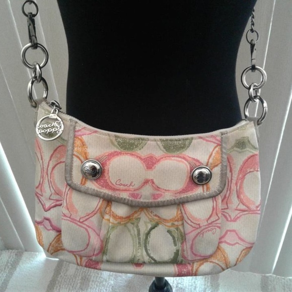 Coach Handbags - EUC Coach Poppy Dream C Groovy Swingpack Handbag